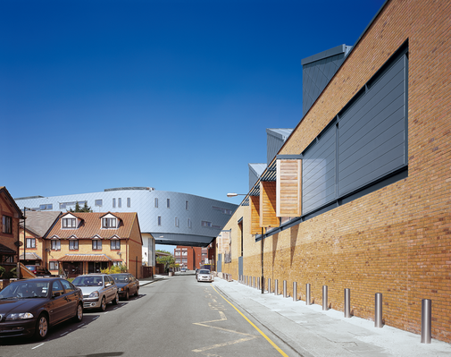 Budynek szkolny Bishop Challoner School Budynek szkolny Bishop Challoner School