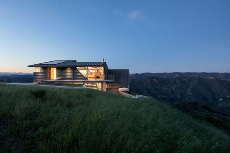 4/Way house — wielofunkcyjny dom w USA
