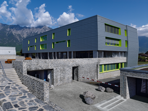 Budynek szkoły Building Flös Budynek szkoły Building Flös