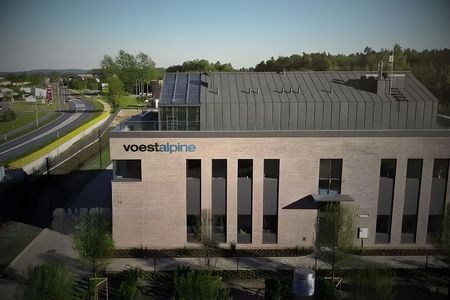 Dach na rąbek budynku Voestalpine Signaling Dach na rąbek budynku Voestalpine Signaling