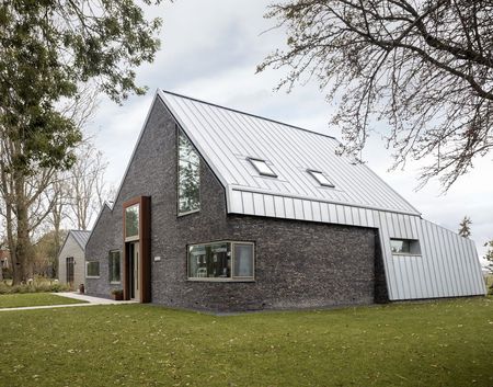 Dach i elewacja willi w Sint Maarten Dach i elewacja willi w Sint Maarten