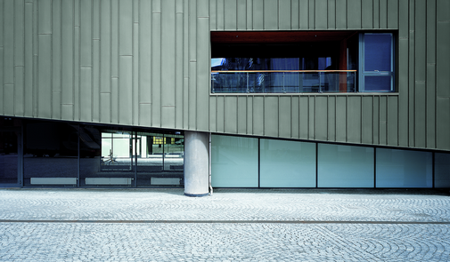 Budynek mieszkaniowo-usługowy Zinc House Budynek mieszkaniowo-usługowy Zinc House