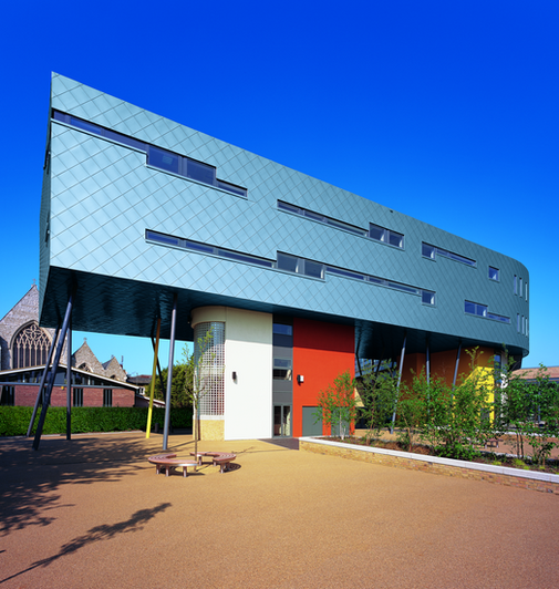 Budynek szkolny Bishop Challoner School Budynek szkolny Bishop Challoner School