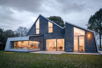 Willa w Sint Maarten z dachem na rąbek RHEINZINK