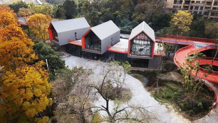 Bezobsługowa elewacja z blachy tytan-cynk RHEINZINK