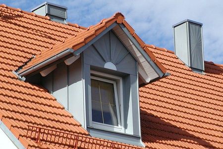 Lukarna dachowa z detalami z blachy tytan-cynk RHEINZINK