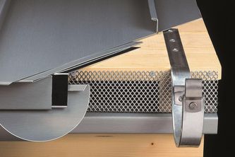 Perforowana siatka AERO z blachy tytan-cynk RHEINZINK