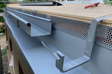 Perforowana blacha AERO 46 - system rynny prostokątnej 