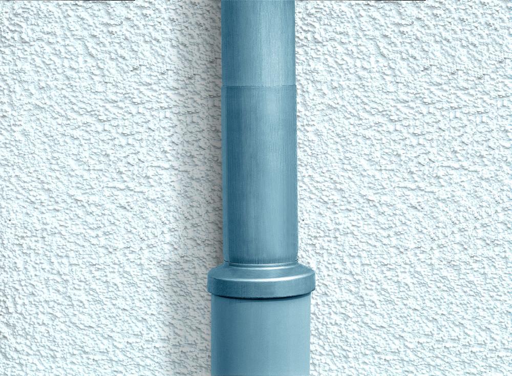 Rewizje i czyszczaki na liście do rynien i systemów rynnowych